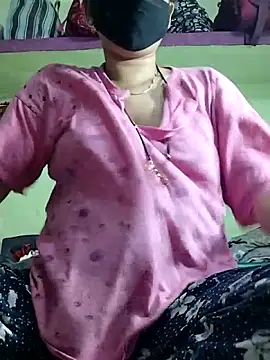 Snapshot of Kashish_18 chatting on April 2026 07:02:02 AM Kashish 18 online show from April 2026 07:02:02 AM