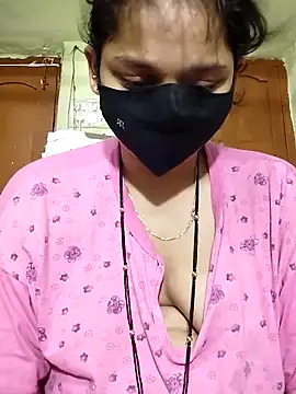 Snapshot of Kashish_18 chatting on May 2026 07:35:02 AM Kashish 18 online show from May 2026 07:35:02 AM