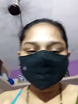 Snapshot of Kashish_18 chatting on July 2026 06:33:01 PM Kashish 18 online show from July 2026 06:33:01 PM