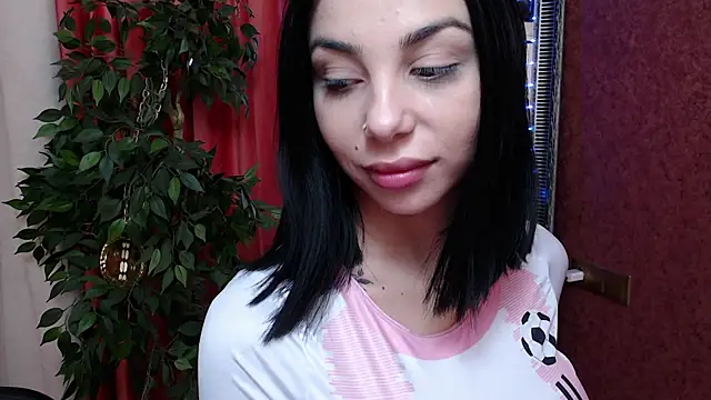 MissJuliax online show from November 2025 06:57:01 AM