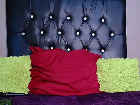 DarkDivva24 online show from February 2026 12:04:01 PM