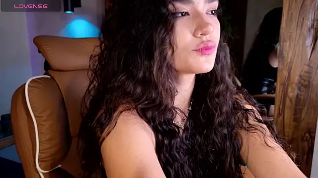 Snapshot of SeleneeEvanss chatting on November 2025 06:07:01 PM SeleneeEvanss online show from November 2025 06:07:01 PM