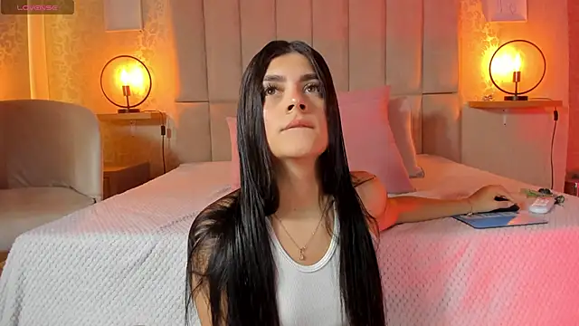 Amy-Saenz online show from September 2025 04:56:01 PM