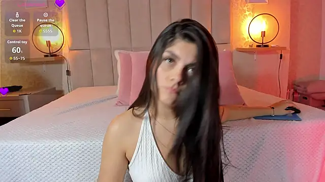 Amy-Saenz online show from September 2025 02:02:01 PM