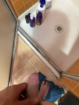 Snapshot of Sleeker99 chatting on December 2024 01:50:01 AM Sleeker99 online show from December 2024 01:50:01 AM