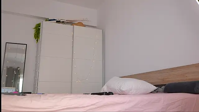 FazeyJ  online show from January 2025 10:05:02 AM