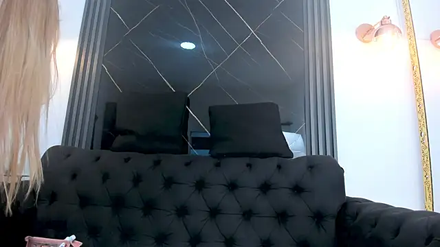 EvaaLovia1 online show from October 2025 02:07:02 PM