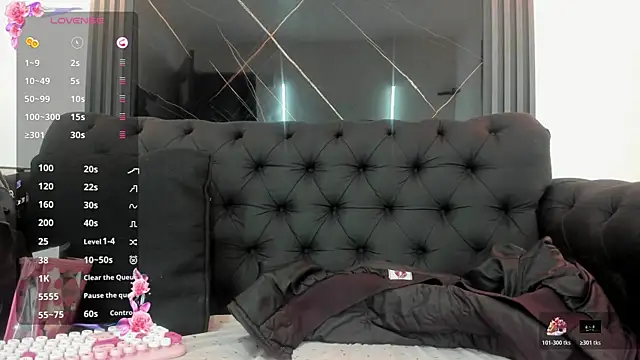 EvaaLovia1 online show from November 2025 02:20:01 PM