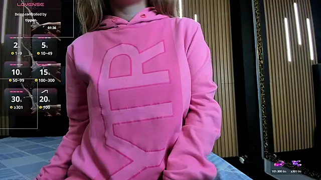 EvaaLovia1 online show from April 2026 01:27:01 PM