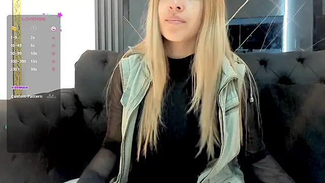EvaaLovia1 online show from September 2025 01:43:01 PM