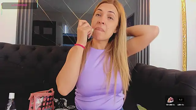 EvaaLovia1 online show from September 2025 01:44:02 PM