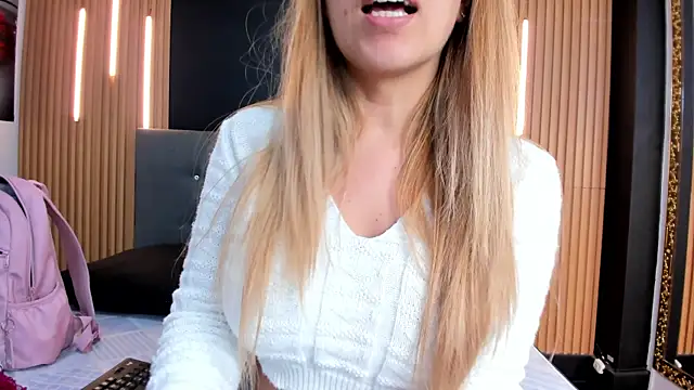 EvaaLovia1 online show from May 2026 01:26:02 PM