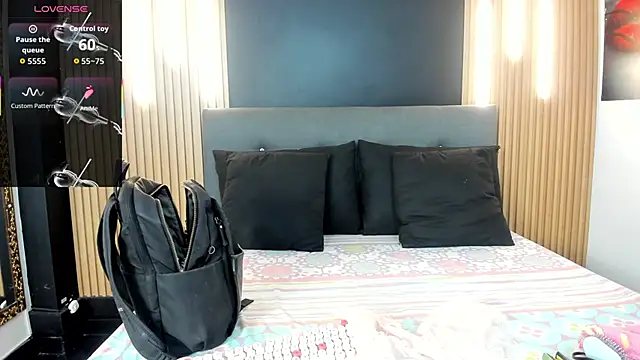 EvaaLovia1 online show from February 2026 01:18:01 PM