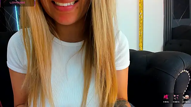 EvaaLovia1 online show from October 2025 01:56:01 PM