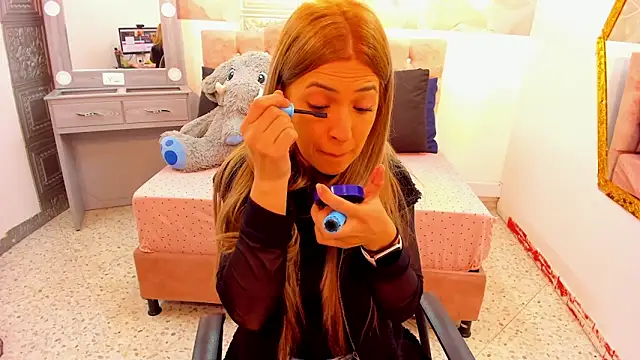 EvaaLovia1 online show from February 2025 01:11:02 PM