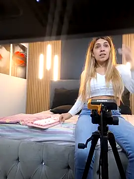 EvaaLovia1 online show from February 2026 01:35:02 PM