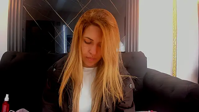 EvaaLovia1 online show from September 2025 01:39:02 PM