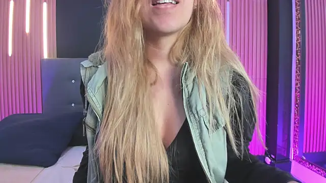 EvaaLovia1 online show from June 2026 01:55:02 PM