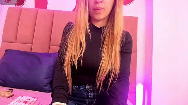 EvaaLovia1 online show from October 2025 02:41:01 PM