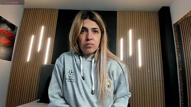 EvaaLovia1 online show from March 2026 01:26:01 PM