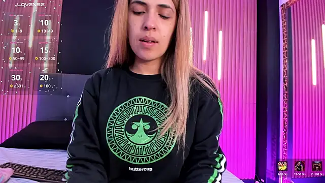EvaaLovia1 online show from May 2026 01:28:02 PM