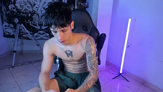 Snakebutterfly online show from January 2026 04:27:02 AM