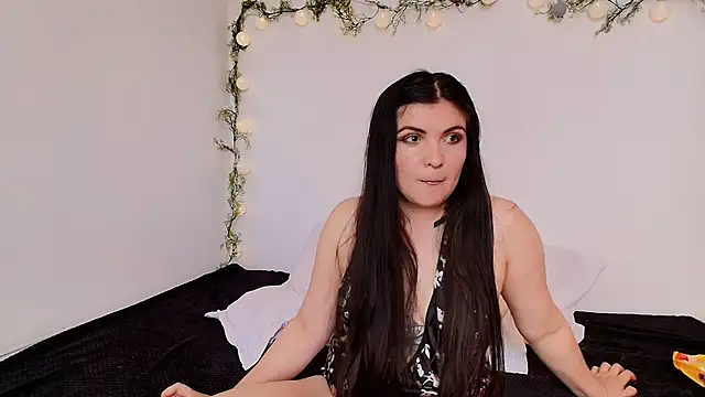 Snapshot of Amara_vega chatting on May 2026 03:01:02 PM Amara vega online show from May 2026 03:01:02 PM