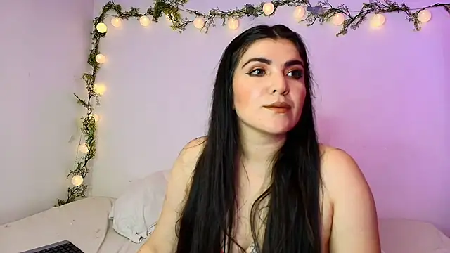 Snapshot of Amara_vega chatting on April 2026 10:39:02 AM Amara vega online show from April 2026 10:39:02 AM