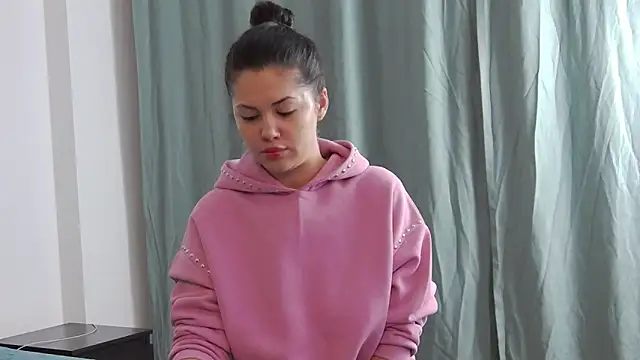 Nobodyforever online show from November 2025 05:18:01 PM