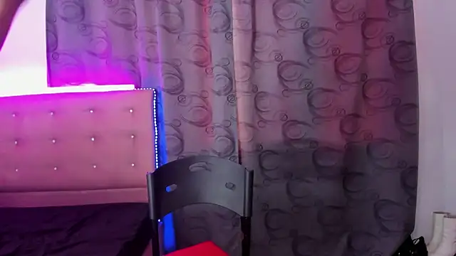 khandyzBlum online show from December 2025 08:11:01 PM