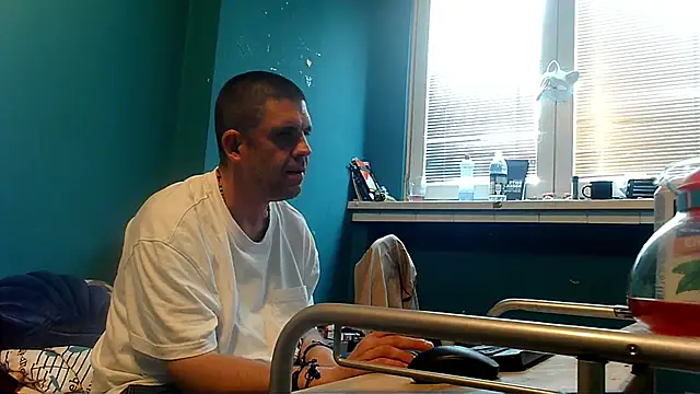 YouWantMe666 online show from June 2026 03:40:01 PM