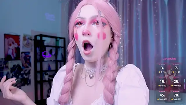 Snapshot of Carolina_Leep chatting on September 2025 04:30:01 PM Carolina Leep online show from September 2025 04:30:01 PM