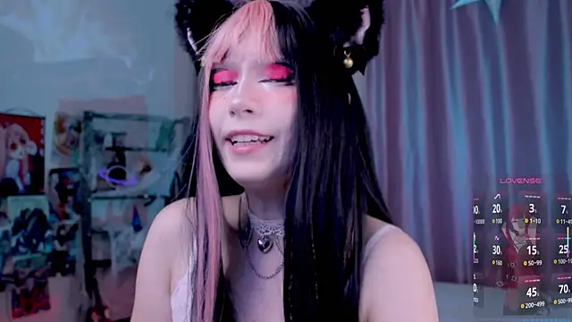 Snapshot of Carolina_Leep chatting on October 2025 01:24:02 PM Carolina Leep online show from October 2025 01:24:02 PM