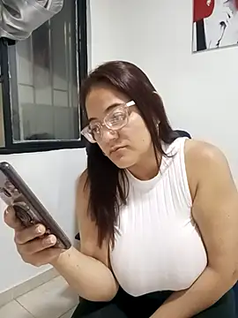 skarleth001 online show from March 2025 08:09:01 AM
