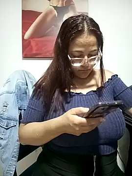 skarleth001 online show from March 2025 04:24:01 AM