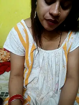 Snapshot of Sexyranibhabhi chatting on May 2026 03:32:01 AM Sexyranibhabhi online show from May 2026 03:32:01 AM