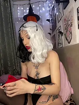 MoonAgnes online show from February 2026 03:52:01 PM