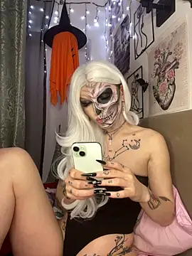 MoonAgnes online show from February 2026 06:42:01 PM