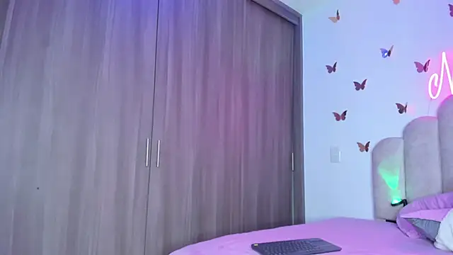 NaomiAsha online show from September 2025 11:21:01 AM