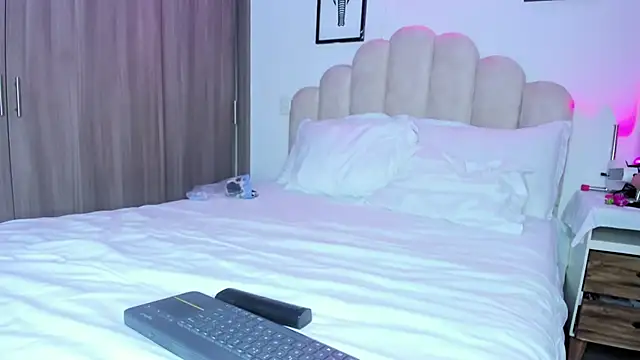 NaomiAsha online show from March 2026 08:25:01 PM