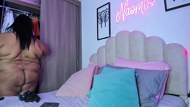 NaomiAsha online show from May 2026 12:25:01 PM