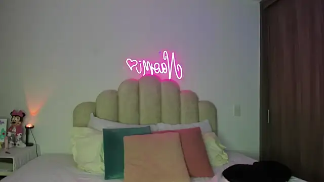 NaomiAsha online show from February 2026 08:22:02 PM