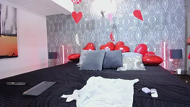 NaomiAsha online show from February 2026 04:01:01 AM