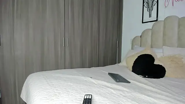 NaomiAsha online show from March 2026 08:32:01 PM