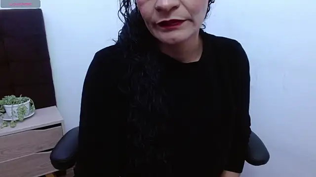 Snapshot of AlexandraJones_ chatting on October 2025 08:32:02 PM AlexandraJones online show from October 2025 08:32:02 PM