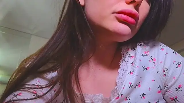 Snapshot of Sandrikta chatting on December 2025 10:16:01 PM Sandrikta online show from December 2025 10:16:01 PM