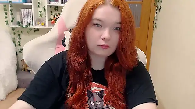 Snapshot of HaleyRoute chatting on October 2025 12:06:02 PM HaleyRoute online show from October 2025 12:06:02 PM