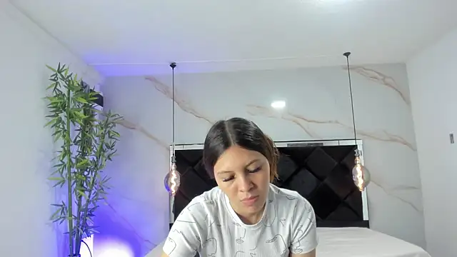 AngelaaCute  online show from November 2025 12:20:02 PM