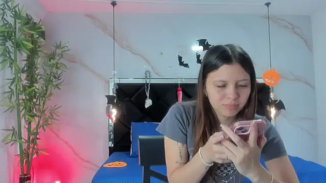 AngelaaCute  online show from October 2025 12:04:01 PM