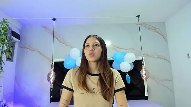 Snapshot of AngelaaCute_ chatting on September 2025 12:12:02 PM AngelaaCute online show from September 2025 12:12:02 PM